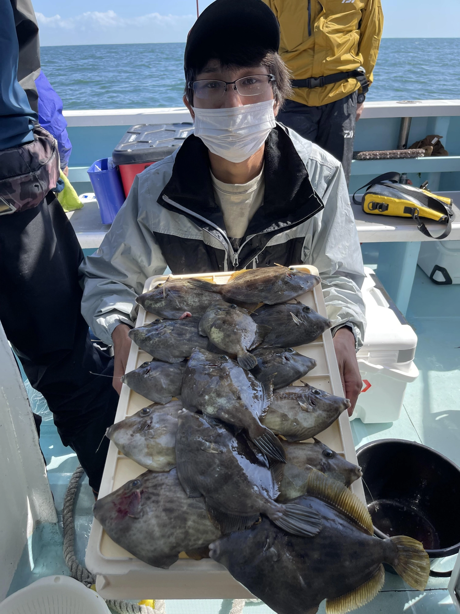 こちらの常連様もデカハギ混じりで❶❹枚も釣りましたッ(^-^)