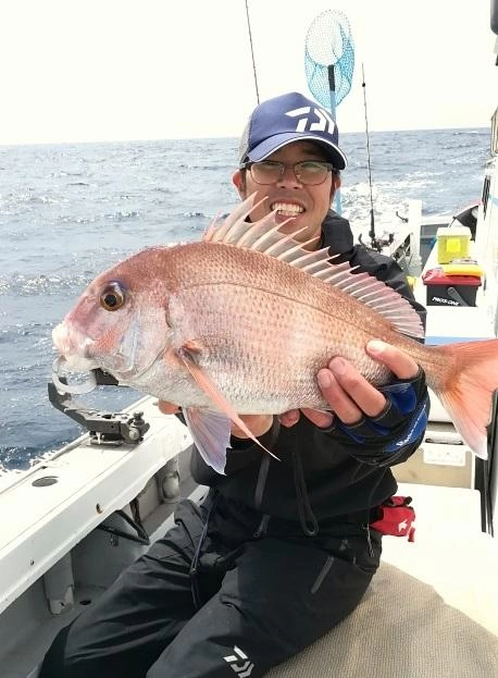 釣り船　兵助丸さん出船　石廊崎沖　乗っ込み真鯛は今がチャンスです！