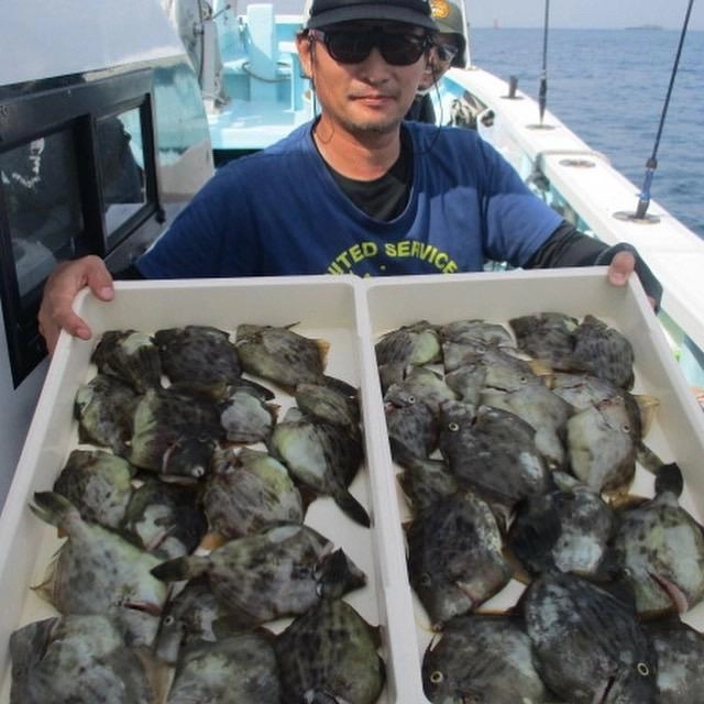 こちらの常連様は今日の竿頭 デラ旨良型カワハギ含めて❸❺枚 釣り上げましたッ( ͡° ͜ʖ ͡°)