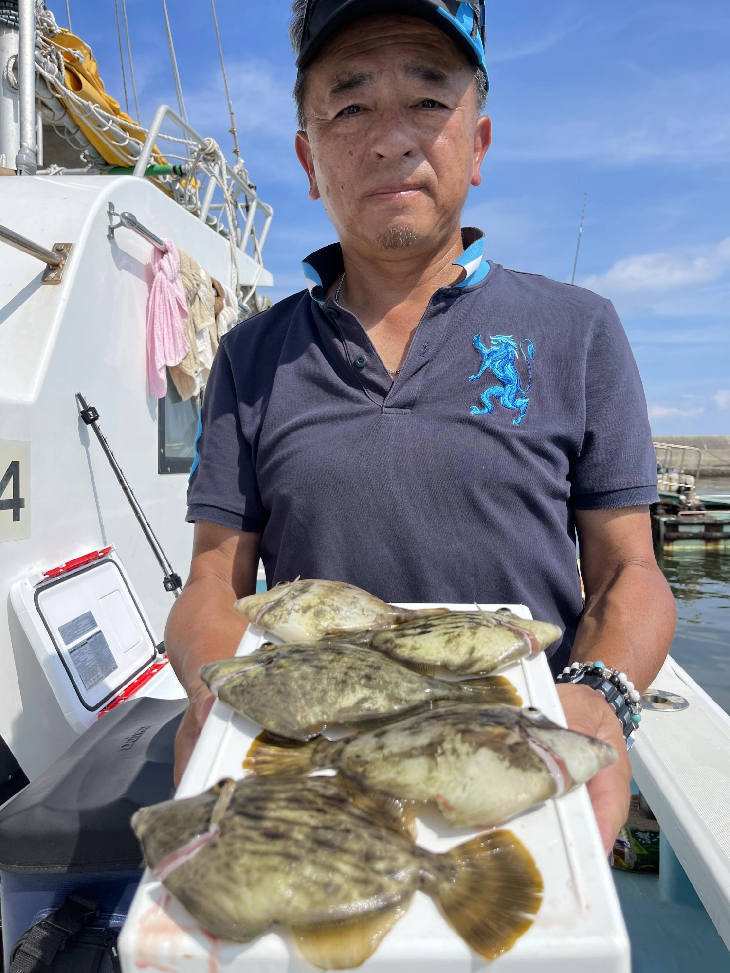 こちらのお客様は何十年ぶりかのカワハギ釣りでしたがしっかりと釣りましたッ(^-^)