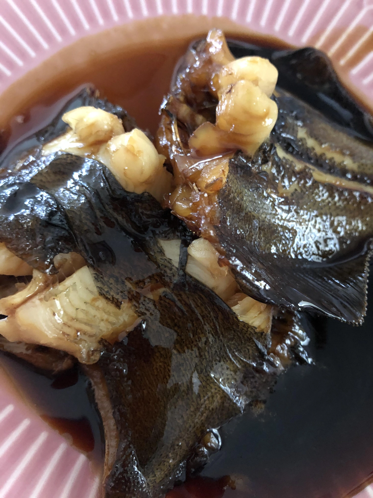 初秋ビラメの煮付けもかなり旨いんですよッ(^-^)鮮度抜群ですので身が弾けちゃってるッ＼(//∇//)＼