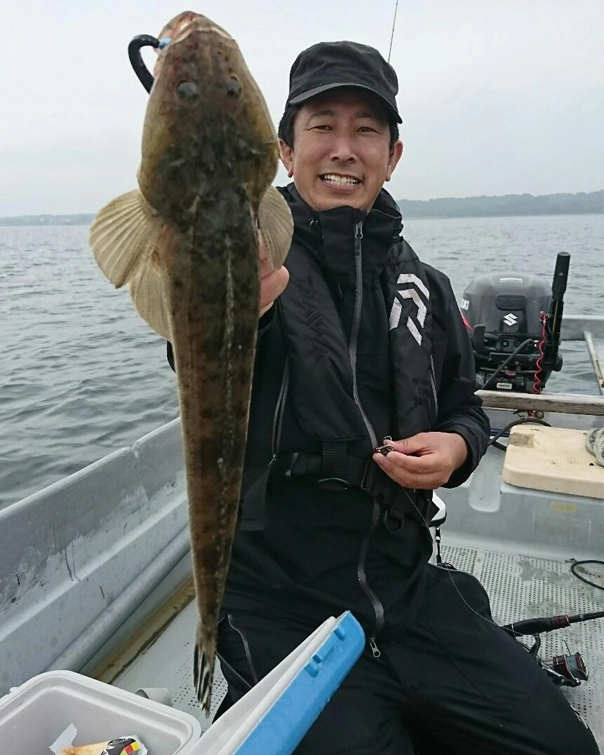 2回しゃくってフォールの繰り返し。着底した瞬間にアタリがありました！