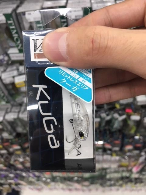 ヴァルケインのクーガ、動くか動かないかの超スローリトリーブで水面を探ると反応良かったです。