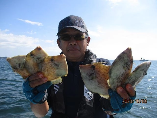 『純粋カワハギ、フグカットウ禁止釣り』初挑戦の常連様も沢山、釣り上げましたよッ(^-^)