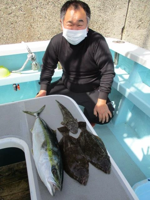 こちらの常連様は初春ビラメ ワラサ マゴチとフルコース狩りッ(°▽°)