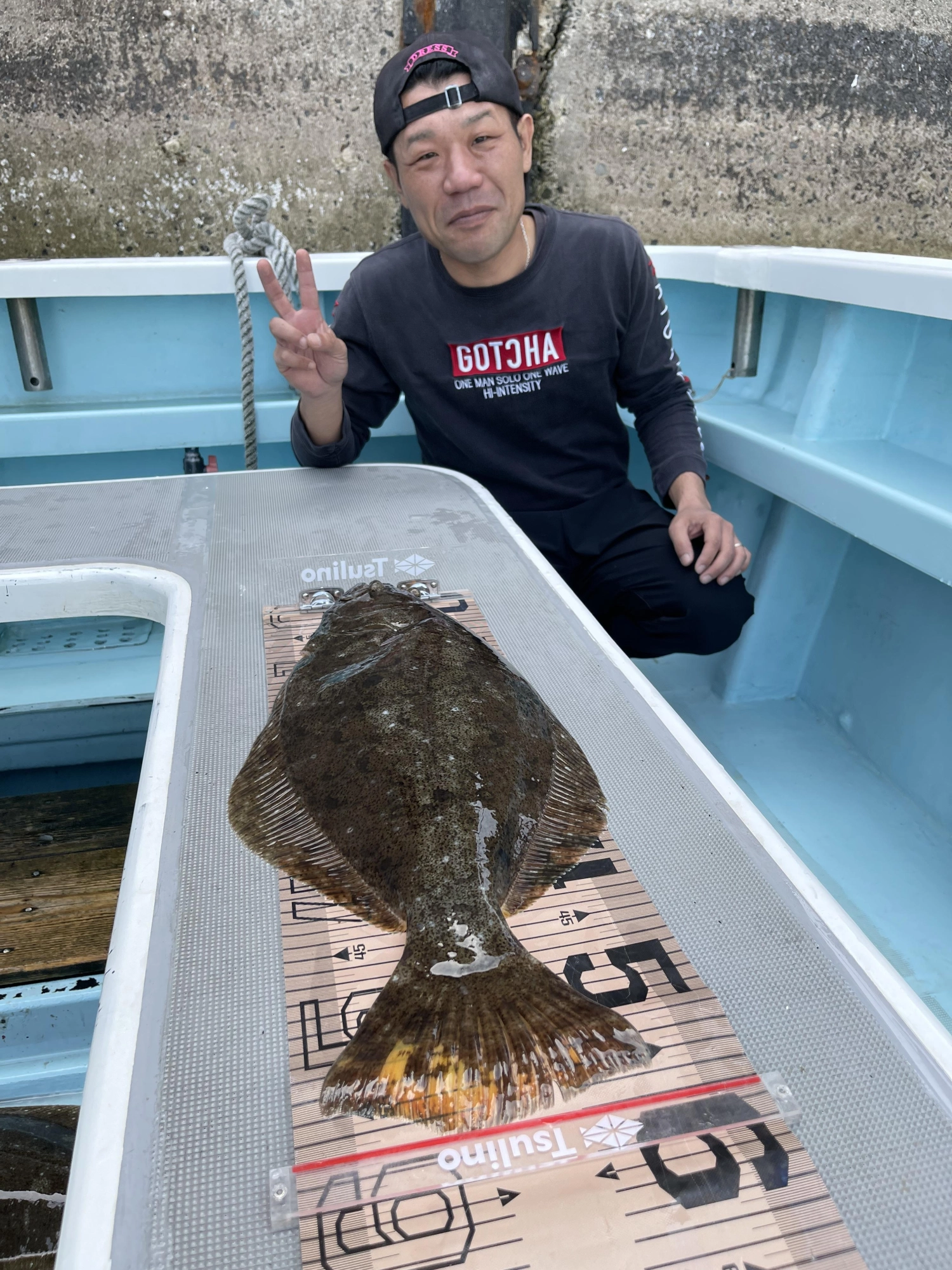 こちらの常連様はごーはんOverデッカ春ビラメを釣り上げましたよッ(^-^)