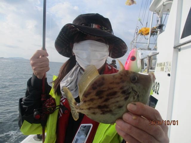 釣りガールもデラ旨肝パンカワハギを沢山、釣りましたよッ(^-^)