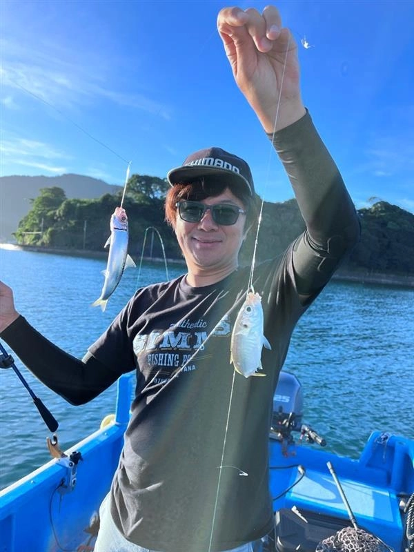 サビキでマアジが釣れました！その他にイワシの回遊もあり、かなり楽しめます！アジは丸々太った美味しそうなアジです!!ぜひ皆様もチャレンジしてみてください！