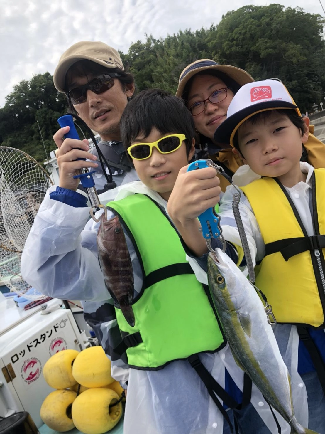 青物の活性よく、イナダ・カンパチが船中20匹以上釣れました！