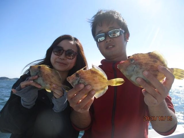 いつもの常連様と釣りガールはデラ旨肝パンカワハギをおふたりで20枚 釣りましたッ(^-^)