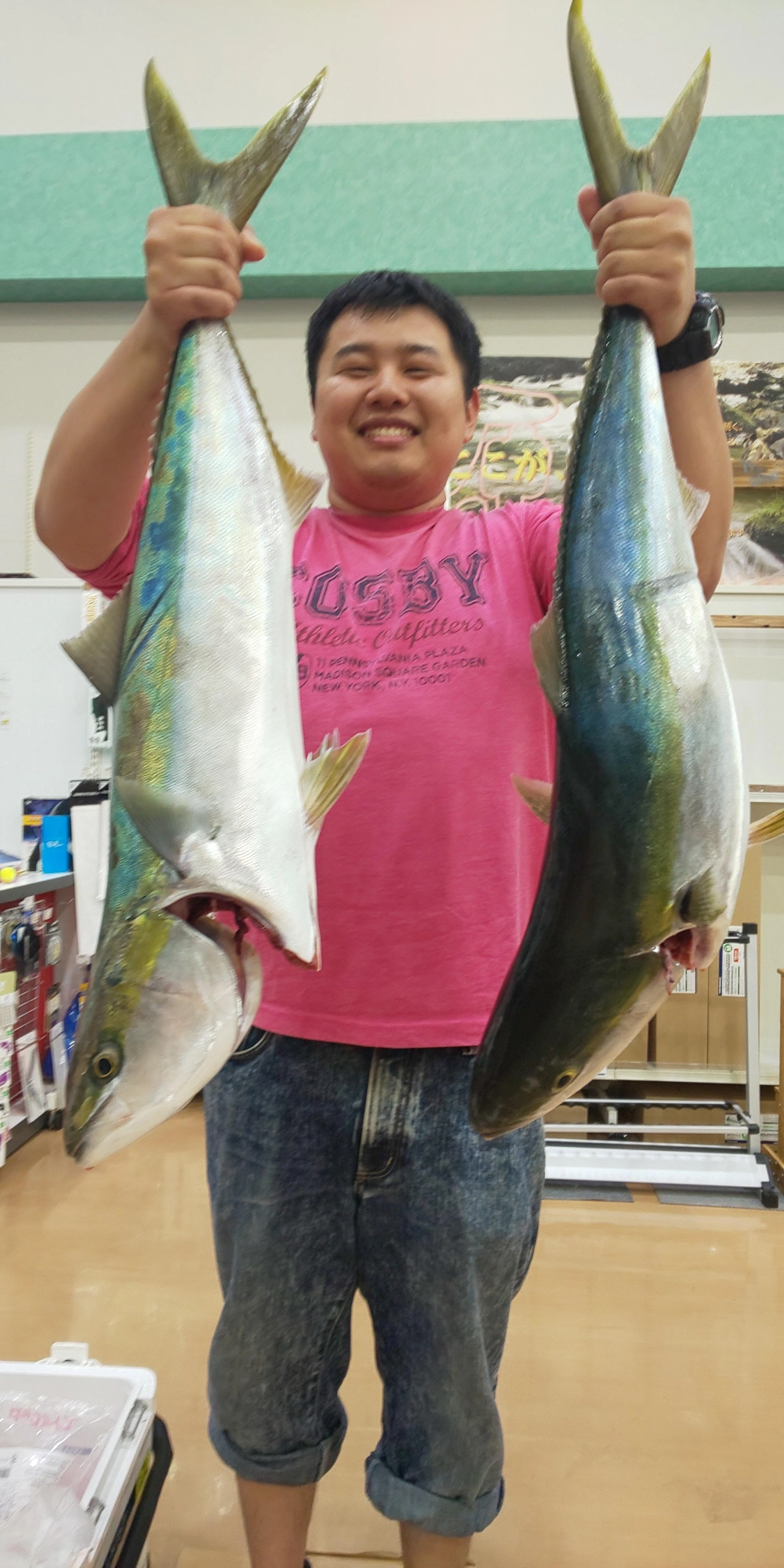 ブリが２匹釣れました！