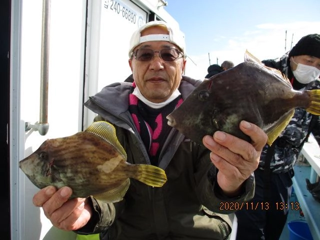 いつもの常連様はデラ旨過ぎるデカハギ❷❽㌢を釣り上げましたッ(°▽°)