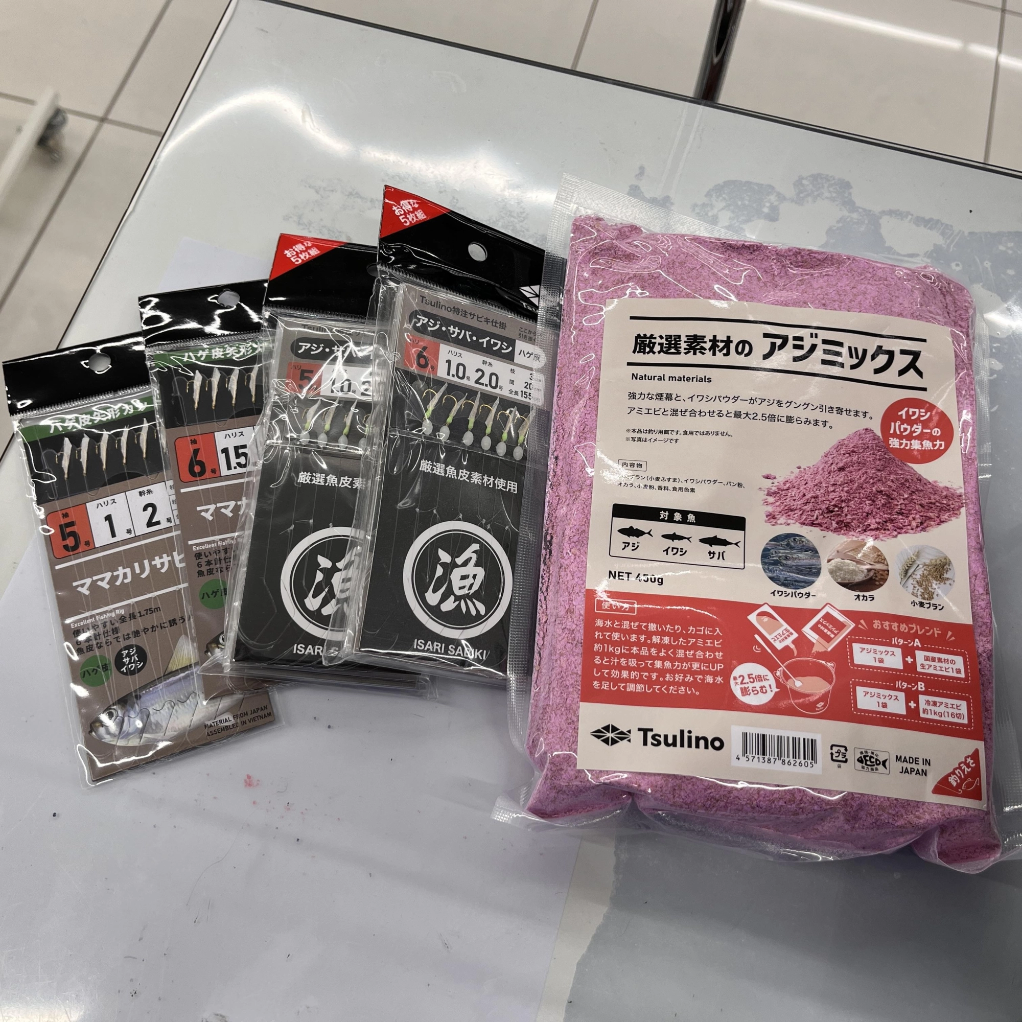 仕掛けはツリノのママカリサビキなど白系の皮が反応良かったとの事。