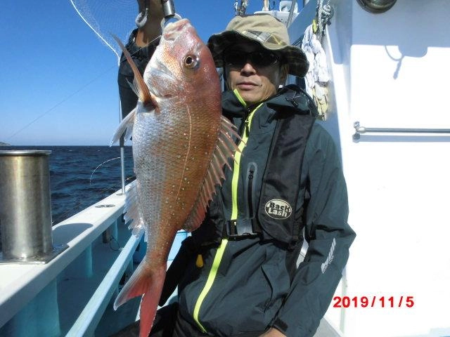 『大物掛かり釣り』初挑戦のお客様でもちょっとしたアドバイスで良型真鯛が釣れますッ(ﾟ∀ﾟ)！！