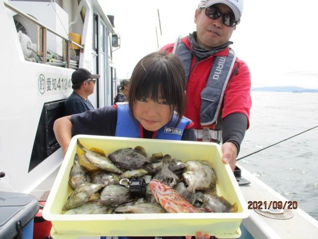 こちらの常連様は親子で今が旬の初秋カワハギを沢山、釣りましたよッ(^-^)
