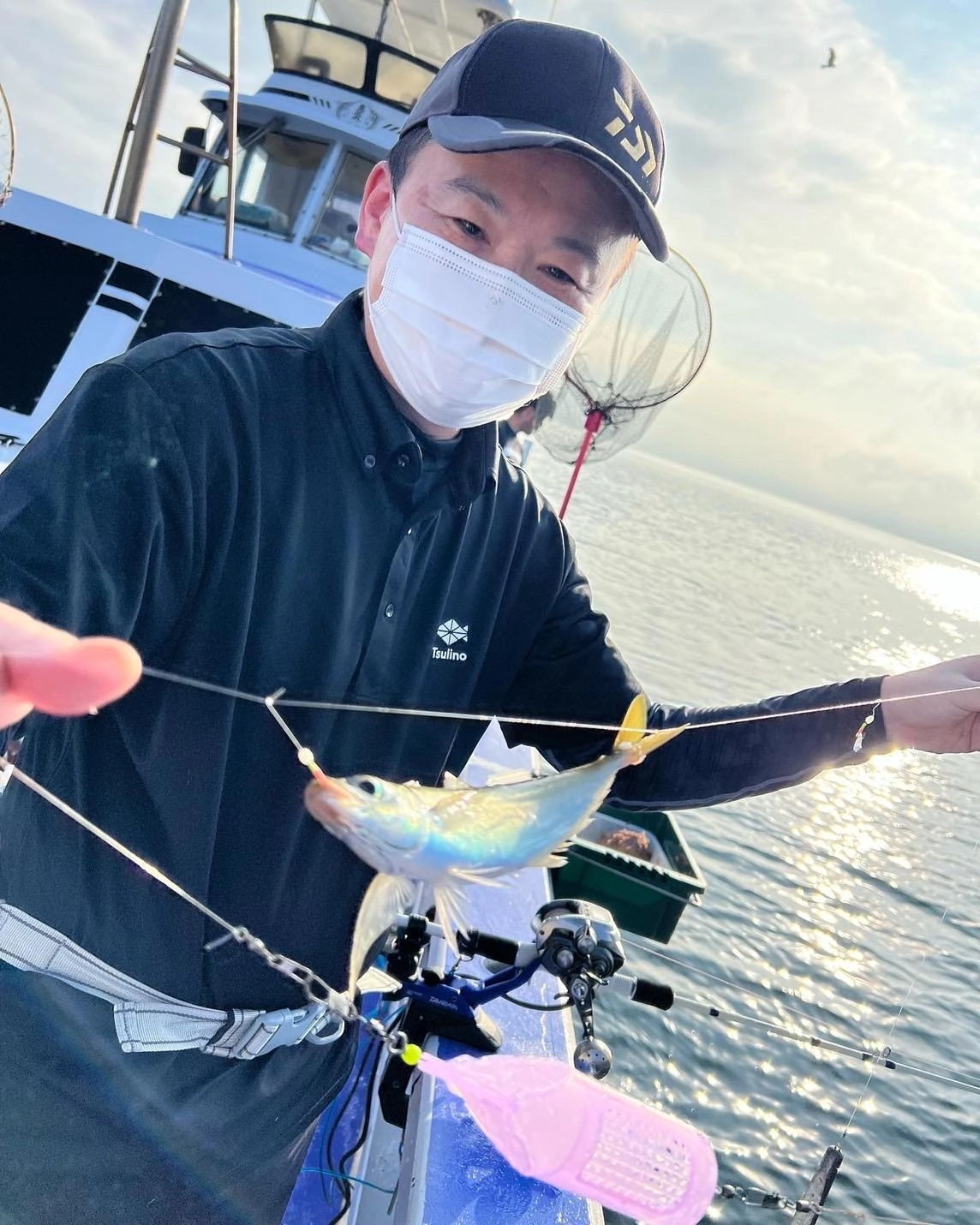 今の時期の浅場のアジも脂が乗っていて最高に美味しいです!!