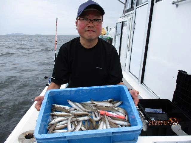 こちらの常連様は晩御飯のおかずには充分な『抱卵モロポチャギス』を釣りましたッ(^-^)