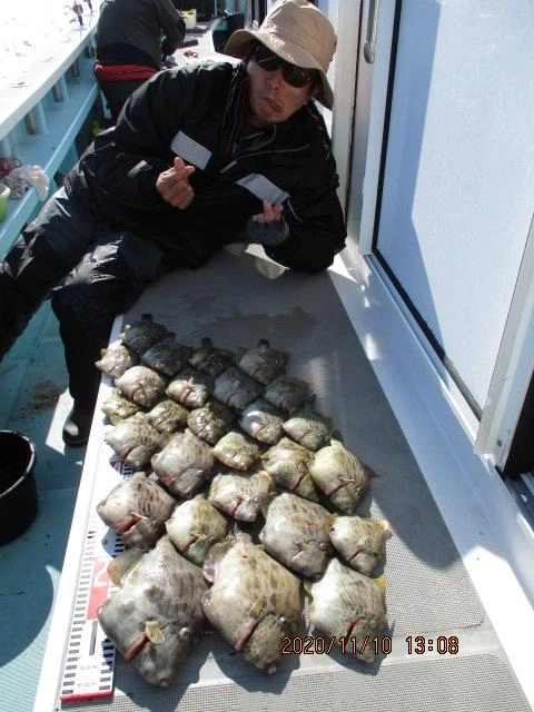 こちらの常連様はデカハギ混じりで②⑦枚 釣り上げましたッ( ͡° ͜ʖ ͡°)v