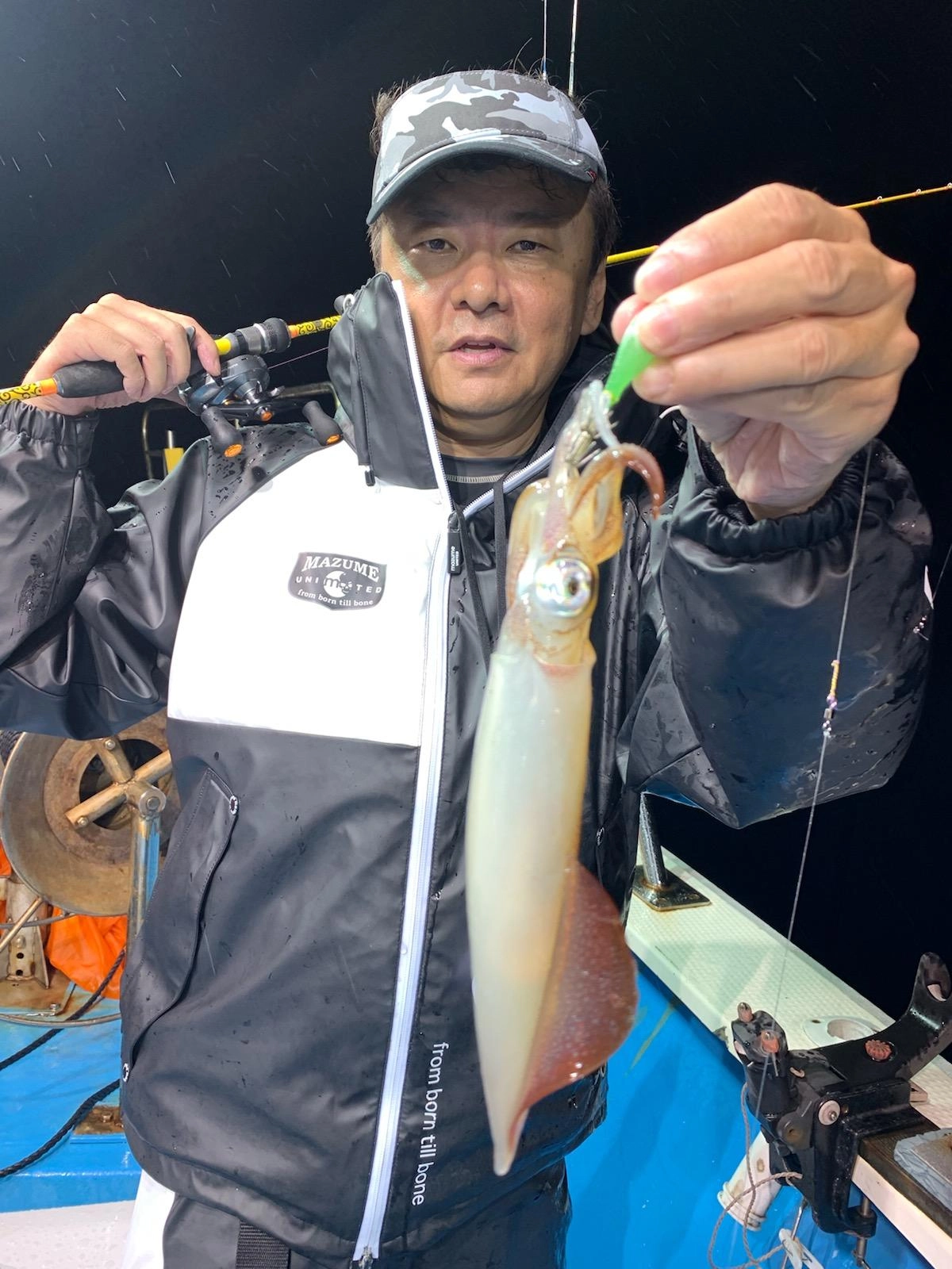 まだまだマイカ安定釣果継続中！船中平均３０～４０杯の釣果でした。