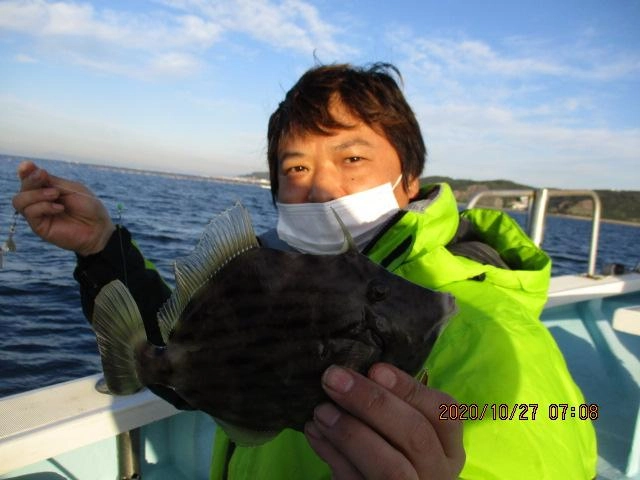 デラ旨過ぎる肝パンデカカワハギ釣りたてパチりッ(・∀・)v