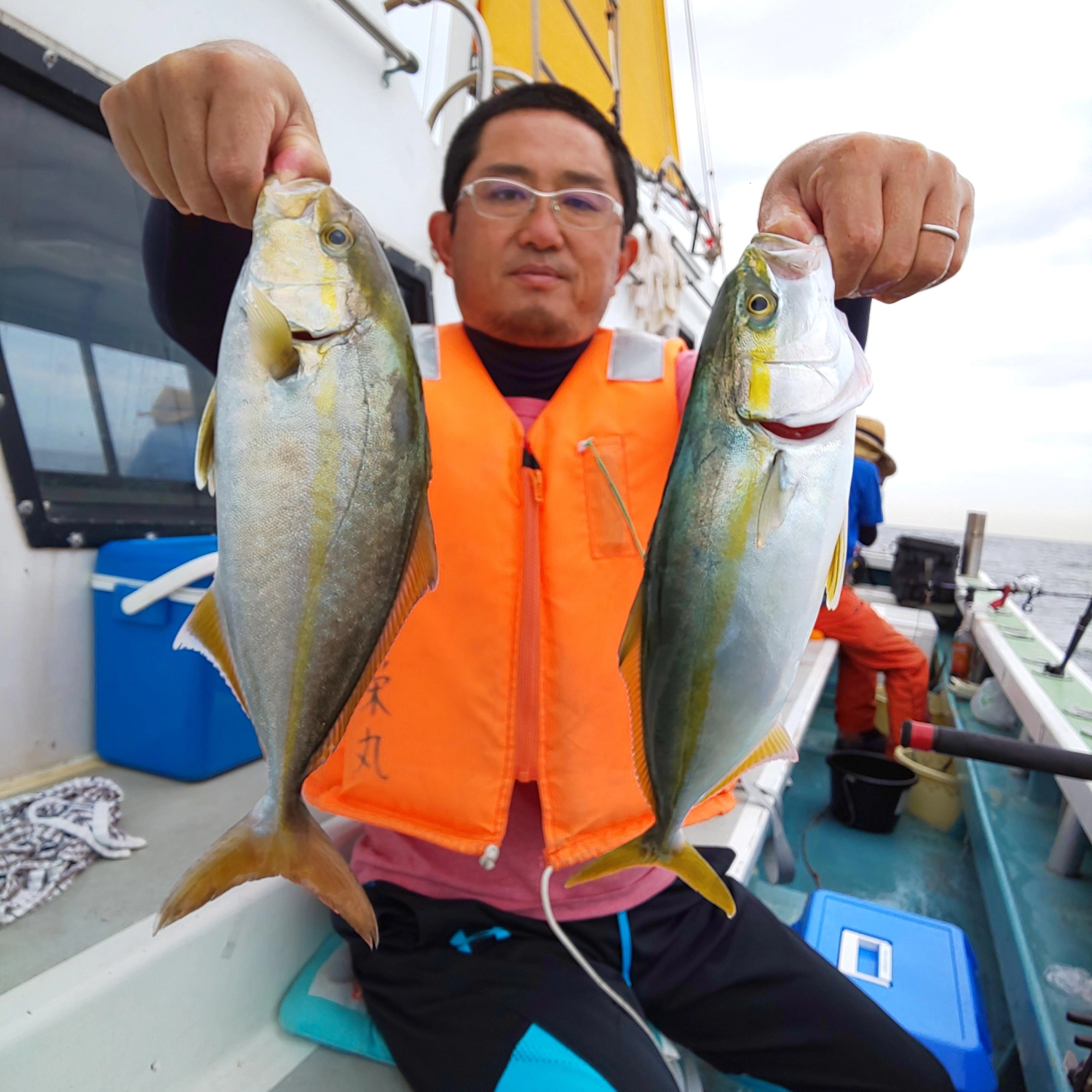 カンパチ、ハマチ。
青物も連日回遊！