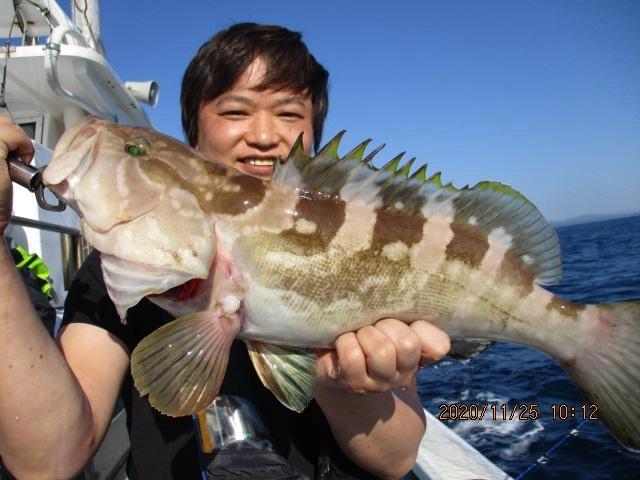 こちらの常連様は【超】高級魚 ⑤⑦㌢のクエを釣り上げましたッ(°▽°)v