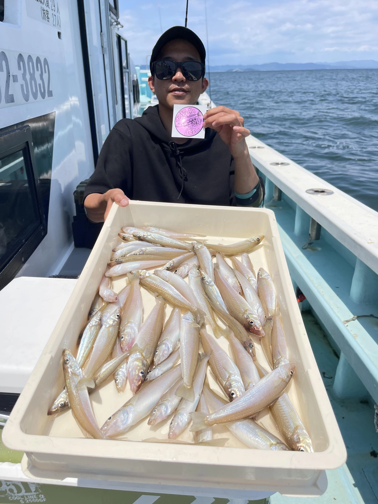 こちらの常連様は【極太ギス】混じりに今日の竿ガシラにッ( ͡° ͜ʖ ͡°)