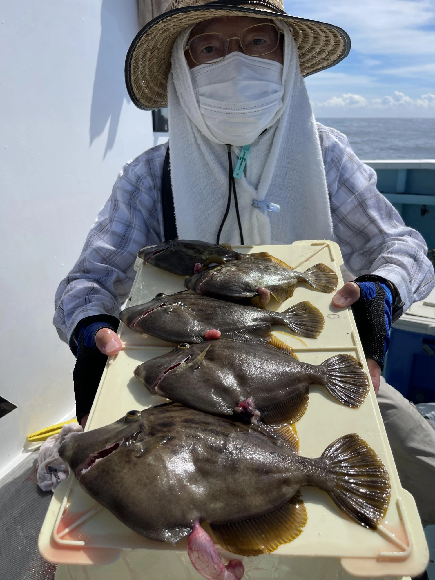 こちらのお客様は船カワハギ釣り初挑戦で❷❽㌢デカハギを釣りましたッ(о´∀`о)
