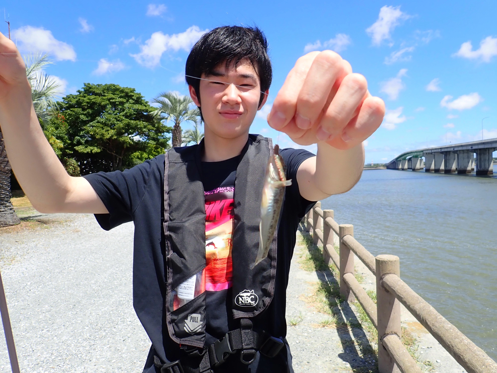 仕掛けはハヤブサのハゼ簡単投げの７号を使いました。
