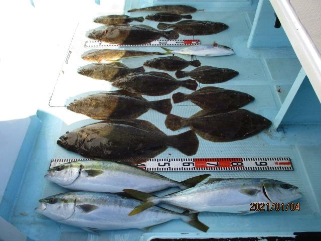 全体釣果ッ(^-^)肉厚寒ビラメ、ワラサ、マゴチ、ハマチッ(о´∀`о)
