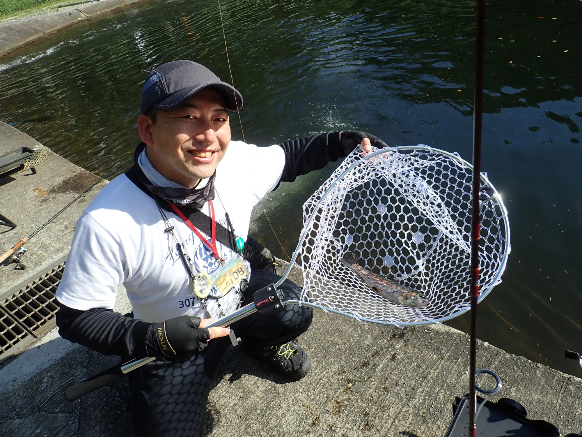 高原の管理釣り場だから、夏でもニジマス釣りが楽しめます。