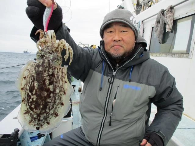 コウイカ釣りたてパチりッ(´∀｀*)墨スプラッシュに要注意ッ(°▽°)
