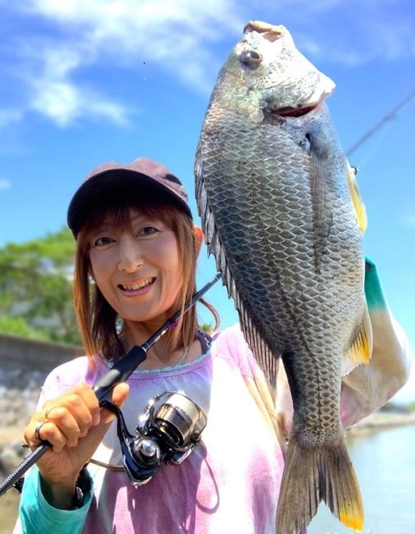 仕事前にハゼクラをしに浜名湖へそうしたらまさかのキビレ、しかもでかい！！