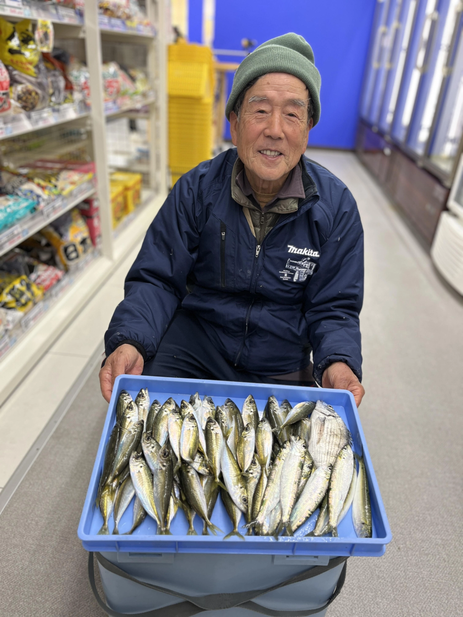 サビキは針size4号～5号のママカリサビキなどを使用しました。
