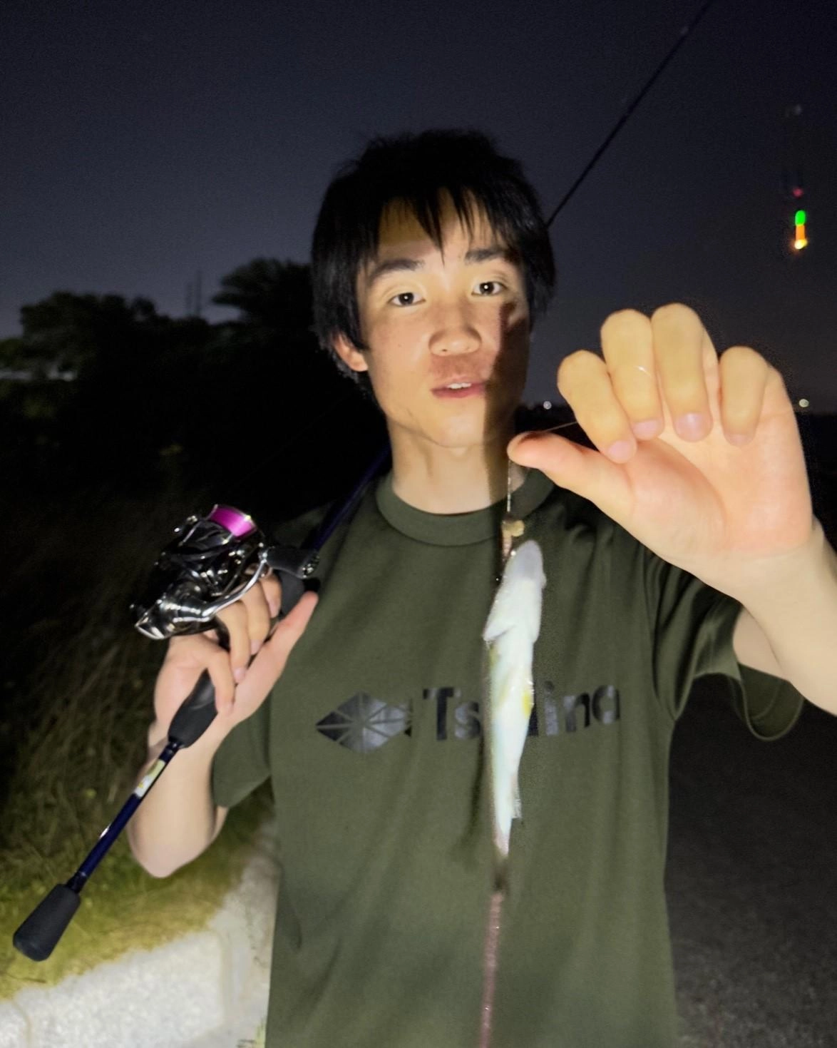 餌は青イソメの１匹掛け。