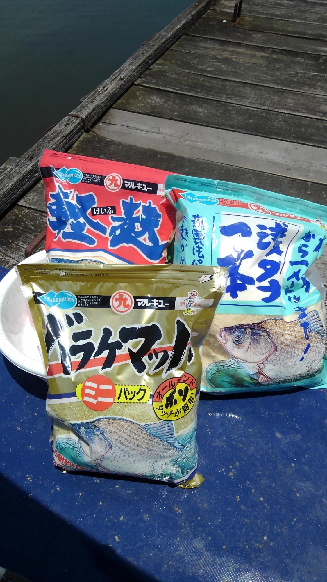 「浅ダナ1本」＋「バラケマッハ」＋「軽麩」の組み合わせです。