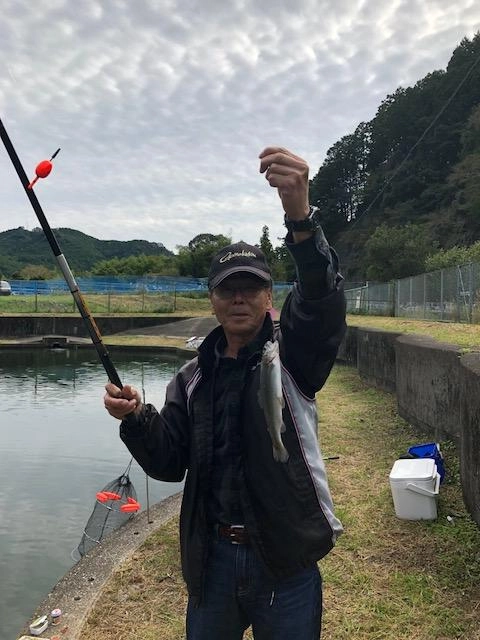 天竜川漁協内　米沢池　ニジマス釣り