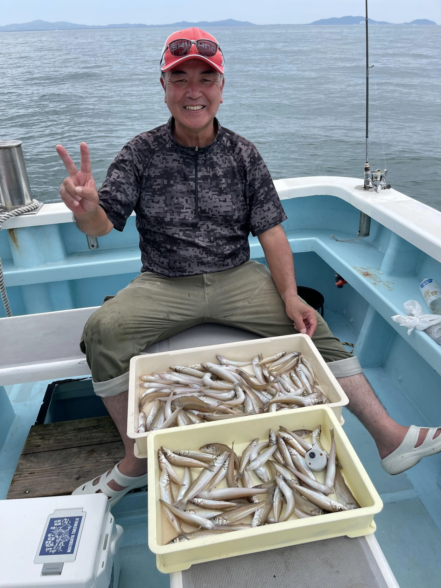 潮が動けばまだまだ釣れるよと… デカポチャギス混じりの①②⑥本も釣りましたよッ(^-^)