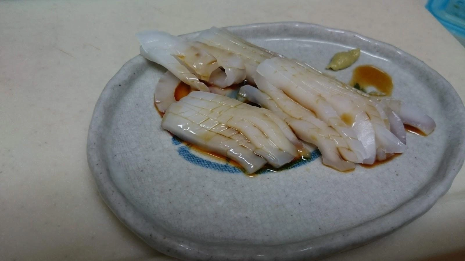 昨日のアオリイカ刺身ですが甘くて美味でした。