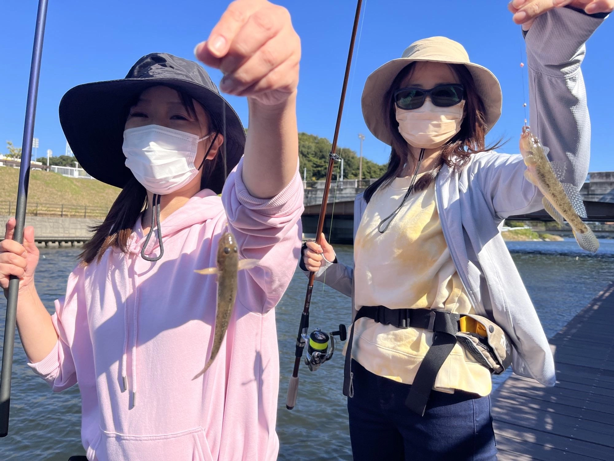 ２人同時にハゼが釣れてきました♪
