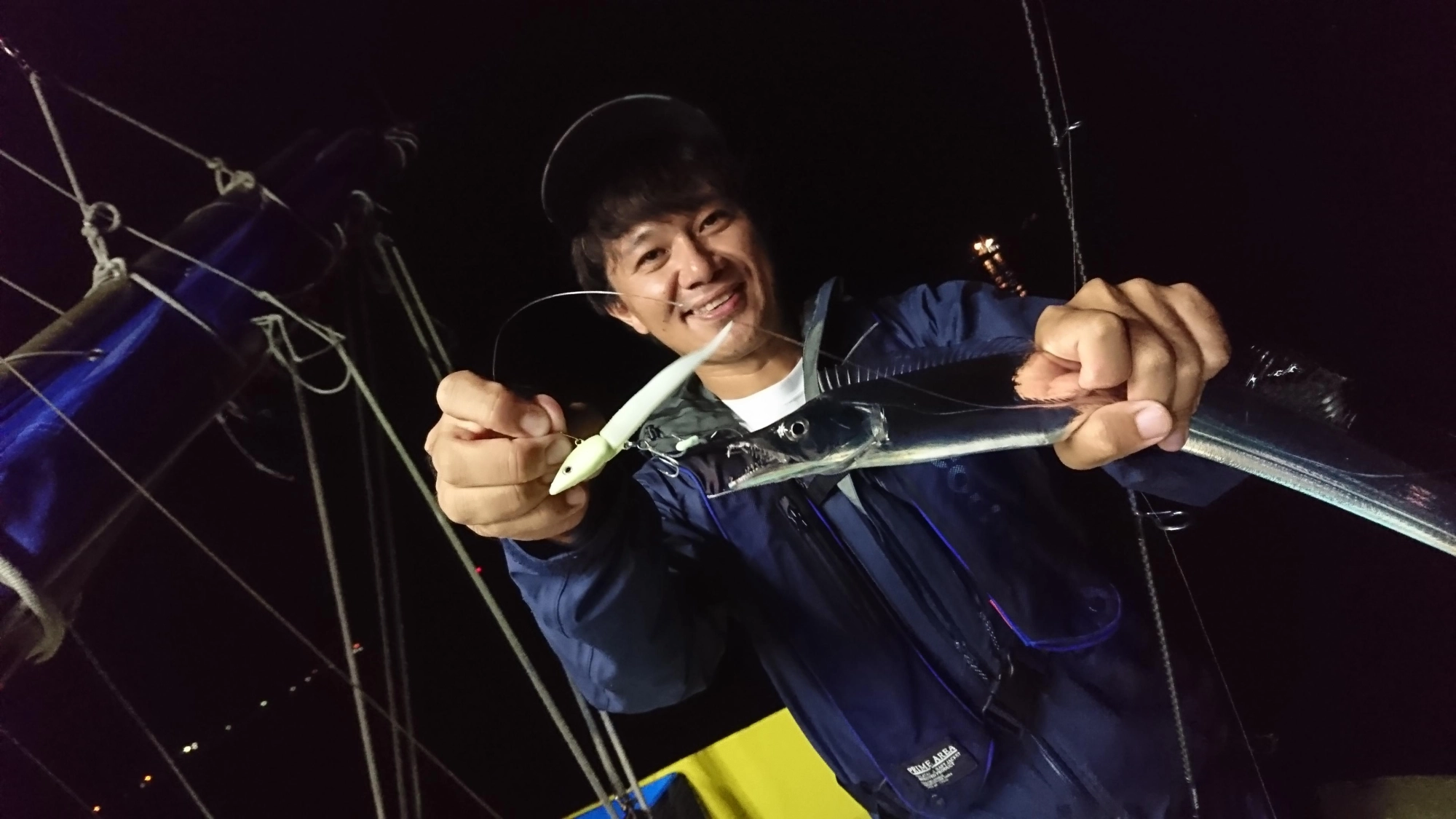 タチウオが水深10ｍより上で釣れていたので、ワインドに高反応！