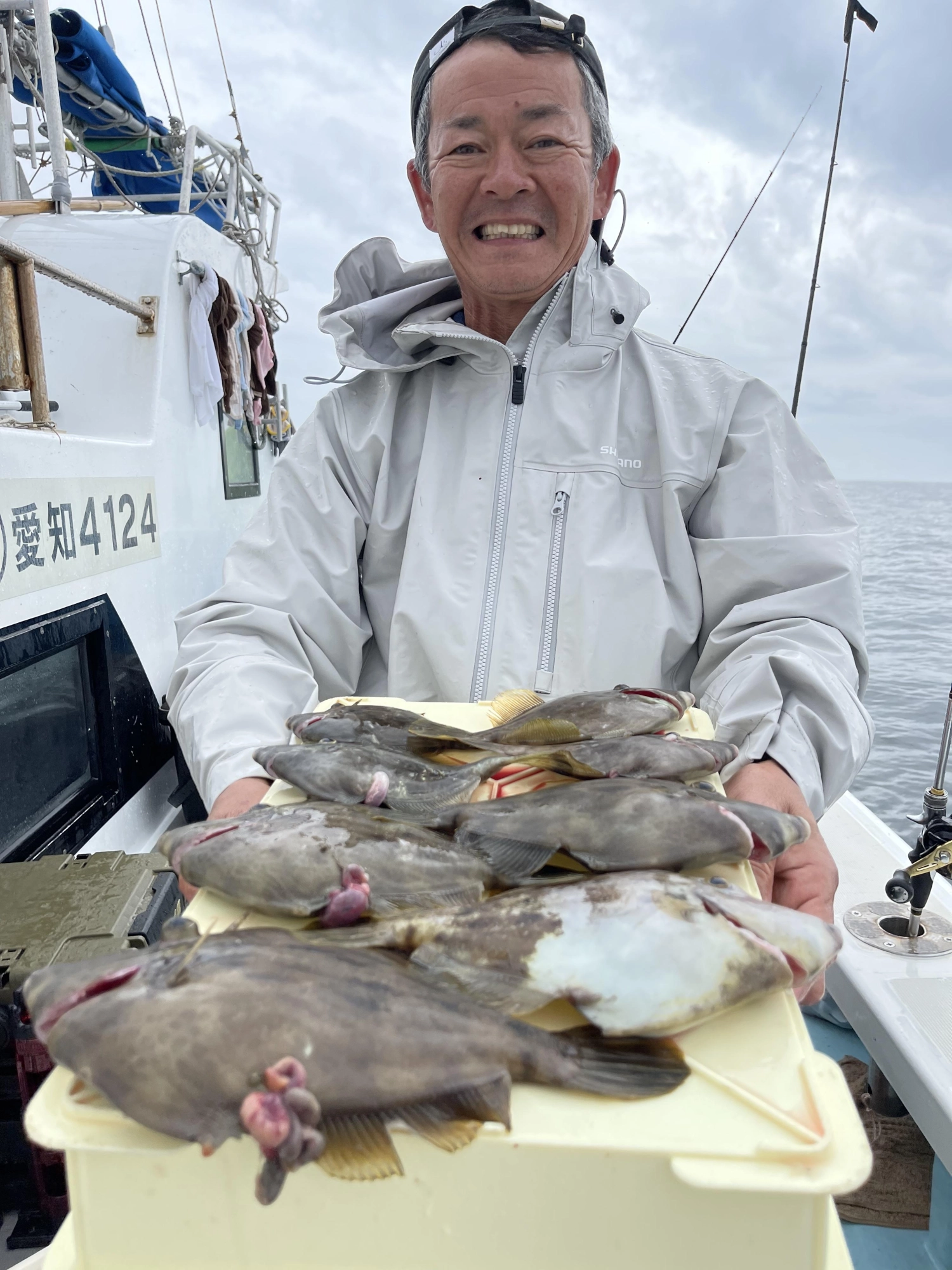 こちらの常連様もデカハギ主体に❽枚も釣りましたッ(^-^)