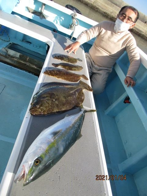 いつもの常連様は肉厚寒ビラメ④枚とワラサを釣り上げましたッ(^-^)