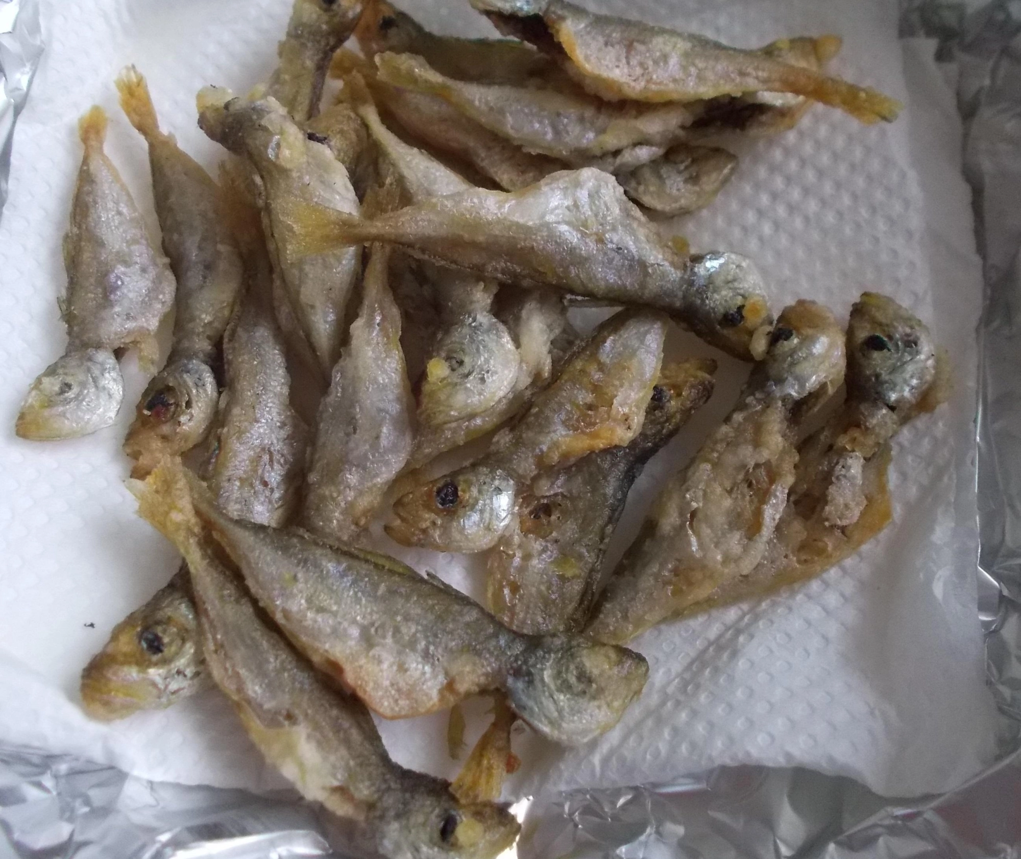 釣れたアジはから揚げで頂きました。魚が小さいので丸ごと食べれますよ。
