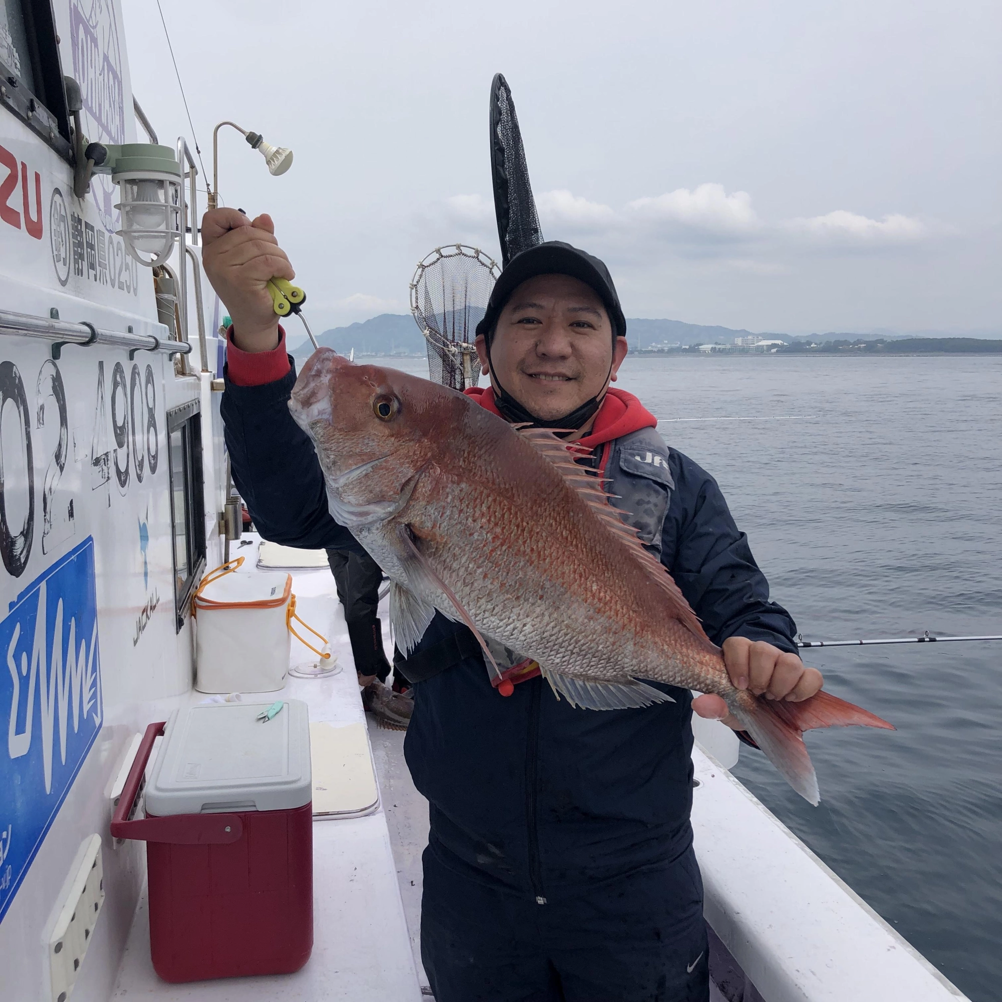初心者挑戦！3枚と
ワラサ5〜4キロ級ゲット