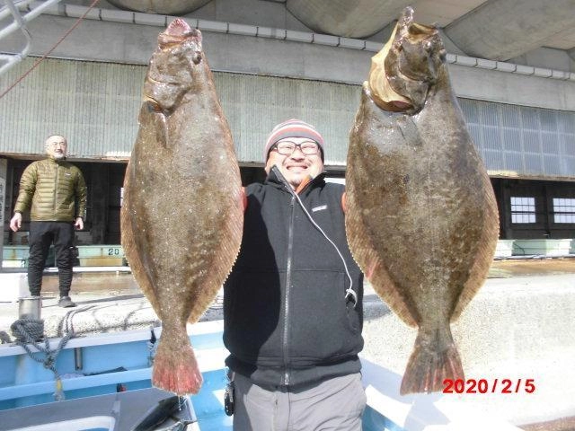 念願の【超】肉厚良型はちまるOverビラメを両手狩りでしたッ(о´∀`о)