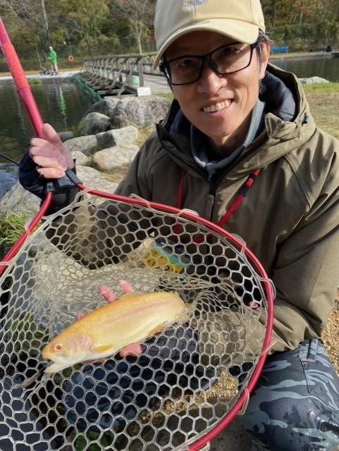 秋の綺麗な平谷湖の景色と綺麗なトラウトに癒されてきました♪