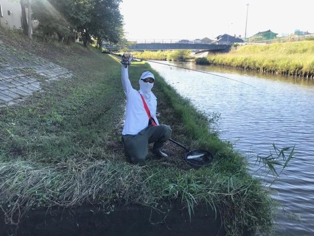 2匹目
megabass　GRIFFON　SR　メガバスキンクロをゴロタ石の所をゆっくりと巻いて。
未計測でしたが、ネットの枠から見込、40ｃｍ以上ありました。
