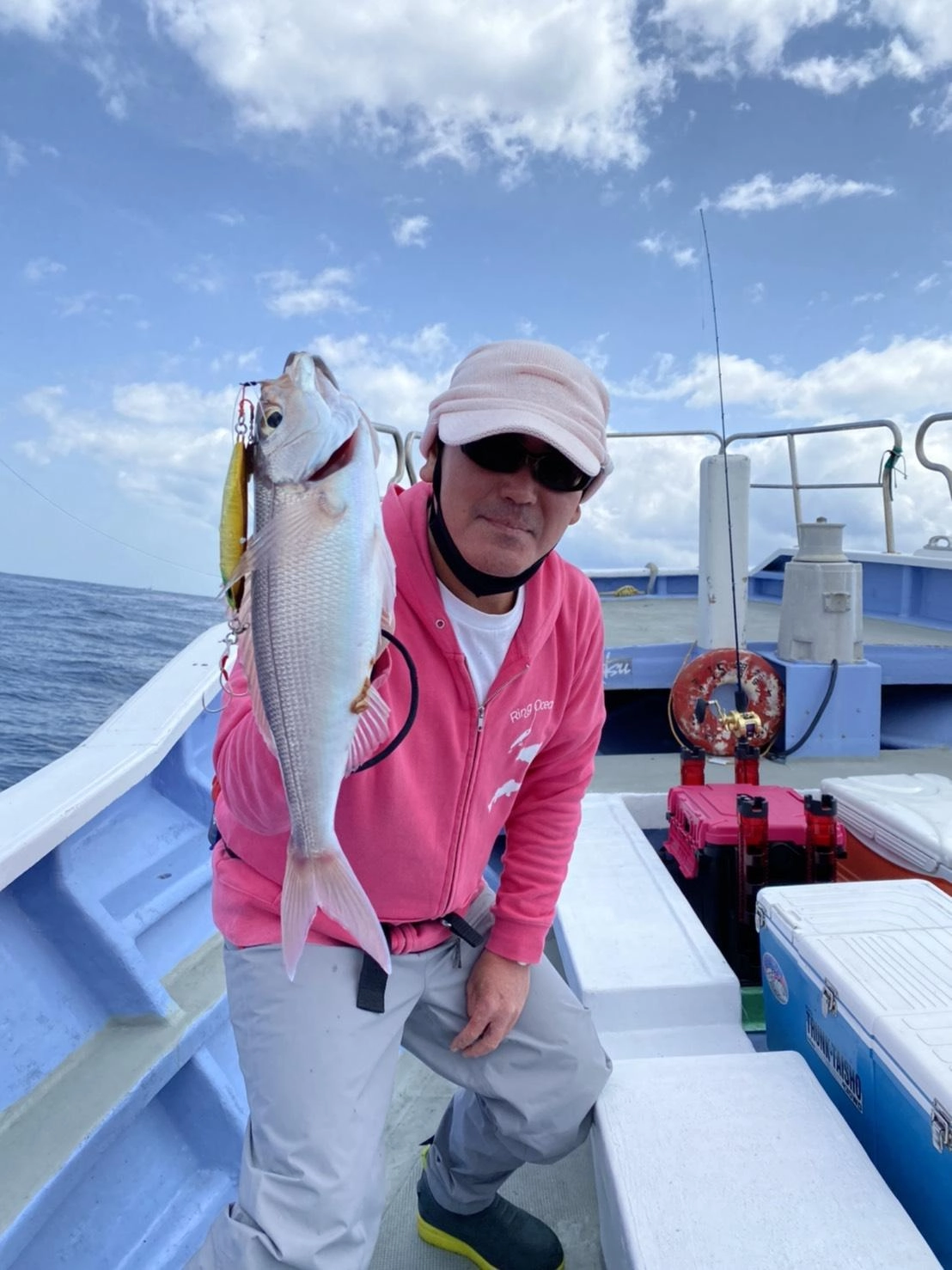 サバが多くかなり苦戦しました。金洲は様々な魚が釣れる夢のあるポイントです。