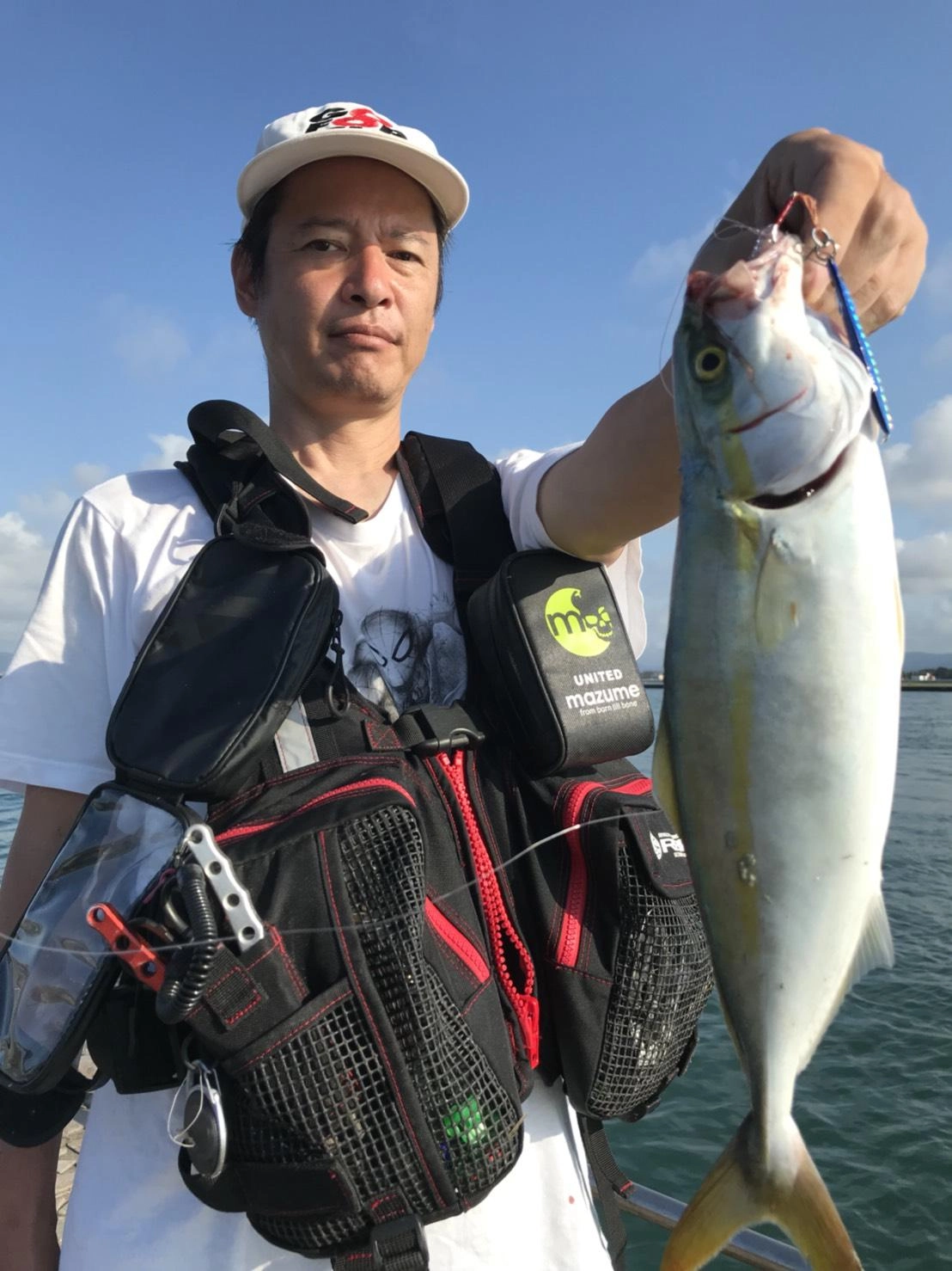 ヒットジグは２８ｇでしたがヒットレンジが表層のためもう少し軽めのほうが喰わせやすいかもしれません。回りでは弓角や投げサビキでもヒットしていました。